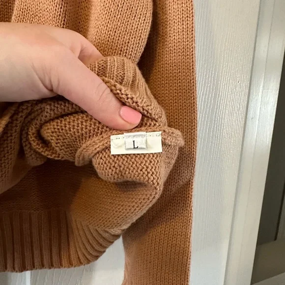 SHEIN Sweater - Picture 2 of 4